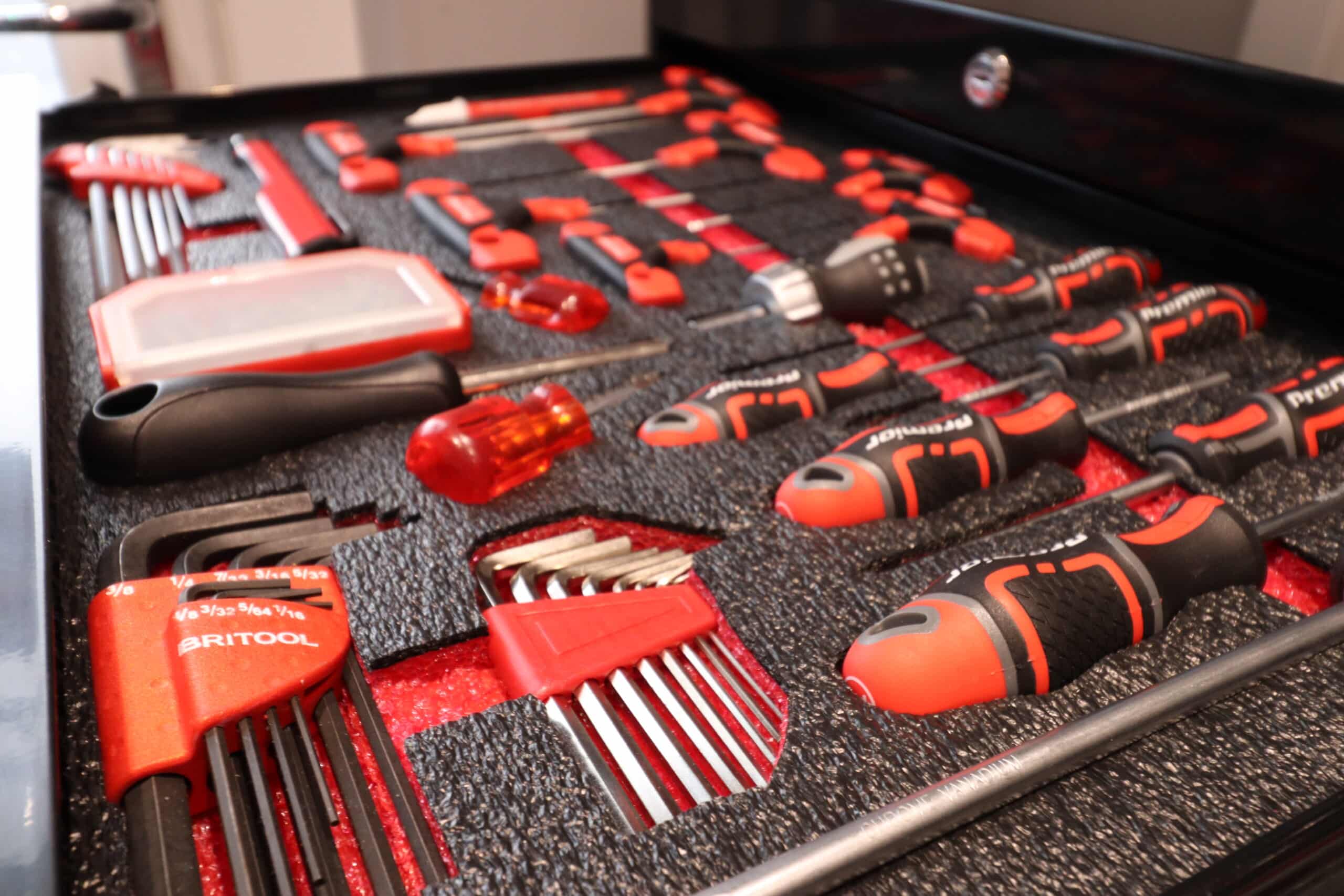 black foam with red underneath sets off the Allen keys and other tools to great effect.  Finger pulls are positioned in key places for ease of removing the tools